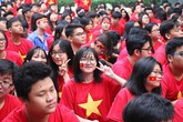 Học trò mặc áo đỏ sao vàng, nhảy flashmob ủng hộ tuyển Việt Nam Học trò mặc áo đỏ sao vàng, nhảy flashmob ủng hộ tuyển Việt Nam