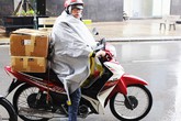 Tài xế taxi, shipper hốt bạc không kịp vào ngày mưa rét Tài xế taxi, shipper hốt bạc không kịp vào ngày mưa rét