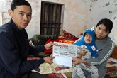 Sức khỏe của bé Thiên bị u đầu tụy yếu hơn, chưa thể tiến hành phẫu thuật tiếp Sức khỏe của bé Thiên bị u đầu tụy yếu hơn, chưa thể tiến hành phẫu thuật tiếp
