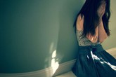 Đưa vợ sắp cưới đi vá màng trinh vì sợ mẹ chồng biết 'ăn cơm trước kẻng' Đưa vợ sắp cưới đi vá màng trinh vì sợ mẹ chồng biết 'ăn cơm trước kẻng'