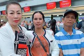 Lần đầu xuất ngoại, bố mẹ H'Hen Niê hồi hộp cổ vũ cho con gái đạt thành tích cao trong chung kết Miss Universe 2018 Lần đầu xuất ngoại, bố mẹ H'Hen Niê hồi hộp cổ vũ cho con gái đạt thành tích cao trong chung kết Miss Universe 2018