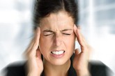 Bỗng dưng chóng mặt, hãy nghĩ đến 6 nguyên nhân bất ngờ sau Bỗng dưng chóng mặt, hãy nghĩ đến 6 nguyên nhân bất ngờ sau