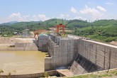 Người đàn ông nhặt sắt vụn bị cuốn trôi khi thủy điện xả nước Người đàn ông nhặt sắt vụn bị cuốn trôi khi thủy điện xả nước