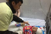 Những hình ảnh xót xa về bé gái dân tộc 12 tháng tuổi bị bỏng nặng vì ngã vào bếp lửa Những hình ảnh xót xa về bé gái dân tộc 12 tháng tuổi bị bỏng nặng vì ngã vào bếp lửa
