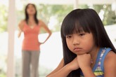 Lạm dụng tình cảm trẻ em - Bệnh dịch thầm lặng trong gia đình (3): Nguy hại của việc so sánh đứa con này và đứa con khác trong nhà Lạm dụng tình cảm trẻ em - Bệnh dịch thầm lặng trong gia đình (3): Nguy hại của việc so sánh đứa con này và đứa con khác trong nhà