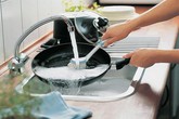 8 sai lầm 99% gia đình Việt mắc phải khiến chảo chống dính thành “ổ” độc, phải bỏ ngay! 8 sai lầm 99% gia đình Việt mắc phải khiến chảo chống dính thành “ổ” độc, phải bỏ ngay!