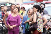 Cháy căn hộ tập thể giữa Thủ đô, cụ bà được hàng xóm cứu trước khi lửa bao trùm Cháy căn hộ tập thể giữa Thủ đô, cụ bà được hàng xóm cứu trước khi lửa bao trùm