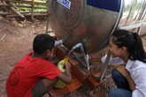 Hoa hậu Tiểu Vy gây xúc động khi để mặt mộc, mặc đồ giản dị đi tìm nước cho trẻ em vùng cao Hoa hậu Tiểu Vy gây xúc động khi để mặt mộc, mặc đồ giản dị đi tìm nước cho trẻ em vùng cao
