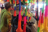 Dịch vụ “ăn theo” bóng đá “hốt bạc triệu” trong đêm chiến thắng Dịch vụ “ăn theo” bóng đá “hốt bạc triệu” trong đêm chiến thắng