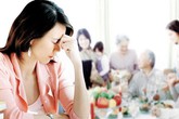 Nàng dâu 4 năm chưa được về Tết mẹ đẻ gây bức xúc Nàng dâu 4 năm chưa được về Tết mẹ đẻ gây bức xúc