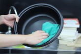 Tẩy sạch vết bẩn đón Tết – những công dụng không ngờ của nước ngọt có ga Tẩy sạch vết bẩn đón Tết – những công dụng không ngờ của nước ngọt có ga