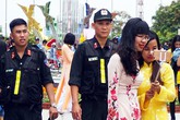 Gần 1.000 người giữ an ninh đường hoa Nguyễn Huệ Gần 1.000 người giữ an ninh đường hoa Nguyễn Huệ
