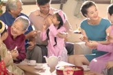 Thở phào với cái Tết chỉ mất 5 triệu đồng Thở phào với cái Tết chỉ mất 5 triệu đồng