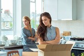 Dâu mới cay cú vì bị em chồng "chơi đểu" Dâu mới cay cú vì bị em chồng "chơi đểu"