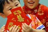 Dở khóc dở mếu vì tiền mừng tuổi Dở khóc dở mếu vì tiền mừng tuổi