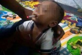 Bố ngồi tù vì cho con 9 tháng ngậm điếu thuốc để chụp ảnh Bố ngồi tù vì cho con 9 tháng ngậm điếu thuốc để chụp ảnh