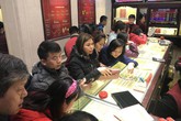 Lão nông vượt 200km, ôm bao tiền về Hà Nội mua vàng Thần Tài Lão nông vượt 200km, ôm bao tiền về Hà Nội mua vàng Thần Tài