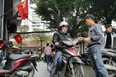 Loạn “chặt chém” tiền gửi xe sau Tết Loạn “chặt chém” tiền gửi xe sau Tết
