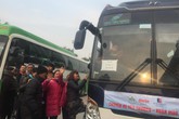 Bệnh nhân ung thư nghẹn ngào trên chuyến xe yêu thương về quê đón Tết Bệnh nhân ung thư nghẹn ngào trên chuyến xe yêu thương về quê đón Tết