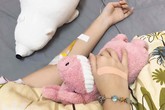 Lê Âu Ngân Anh suy sụp, ngất xỉu sau khi bị đề nghị trả vương miện Lê Âu Ngân Anh suy sụp, ngất xỉu sau khi bị đề nghị trả vương miện