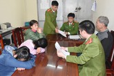 "Bàn giao" 2 nữ sinh bỏ nhà đi tìm việc làm "Bàn giao" 2 nữ sinh bỏ nhà đi tìm việc làm