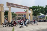 Cô giáo quỳ gối xin lỗi phụ huynh: “Lộ” bất cập của Hội Phụ huynh và Hiệu trưởng Cô giáo quỳ gối xin lỗi phụ huynh: “Lộ” bất cập của Hội Phụ huynh và Hiệu trưởng