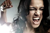Vợ tưởng tượng ra tình địch để có cớ ghen tuông Vợ tưởng tượng ra tình địch để có cớ ghen tuông