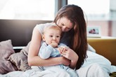 Nàng dâu khổ sở vì mẹ chồng sống "hai mặt" Nàng dâu khổ sở vì mẹ chồng sống "hai mặt"