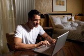 Phát hiện người tình "à ơi" với gái trên facebook - tôi có nên lo lắng? Phát hiện người tình "à ơi" với gái trên facebook - tôi có nên lo lắng?
