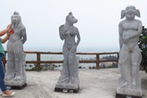 Về tượng 12 con giáp đang gây xôn xao ở Hòn Dấu: Trần trụi, dung tục hay nghệ thuật? Về tượng 12 con giáp đang gây xôn xao ở Hòn Dấu: Trần trụi, dung tục hay nghệ thuật?