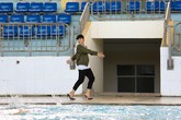 Hoài Lâm chân sưng tấy vì đi giày cao gót khi giả gái Hoài Lâm chân sưng tấy vì đi giày cao gót khi giả gái