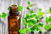 Lợi ích tuyệt vời của các loại tinh dầu với sức khỏe và làm đẹp Lợi ích tuyệt vời của các loại tinh dầu với sức khỏe và làm đẹp