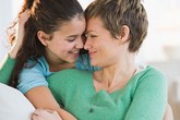 Cách ứng xử của bà mẹ có con gái "chưa chồng đã chửa" Cách ứng xử của bà mẹ có con gái "chưa chồng đã chửa"