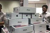 Một công ty mua hàng chục hộp “iPhone X” tặng chị em ngày 8/3 Một công ty mua hàng chục hộp “iPhone X” tặng chị em ngày 8/3