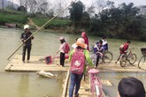 Thanh Hoá: “Chòng chành” những chuyến đò tìm con chữ Thanh Hoá: “Chòng chành” những chuyến đò tìm con chữ