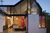 Nhà bất đối xứng - Thiết kế lý tưởng cho các gia đình trẻ Nhà bất đối xứng - Thiết kế lý tưởng cho các gia đình trẻ