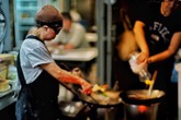 Quán ăn vỉa hè giá cao như nhà hàng hạng sang, mỗi ngày chỉ phục vụ đúng 50 khách Quán ăn vỉa hè giá cao như nhà hàng hạng sang, mỗi ngày chỉ phục vụ đúng 50 khách