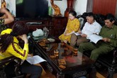 Nghệ An: Phụ huynh đến nhà xin lỗi giáo viên bị đánh suýt sảy thai Nghệ An: Phụ huynh đến nhà xin lỗi giáo viên bị đánh suýt sảy thai