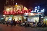 Vỉa hè nhiều nơi ở Hà Nội - như chưa hề có cuộc… ra quân (3): Khi vỉa hè là “thiên đường ăn nhậu” Vỉa hè nhiều nơi ở Hà Nội - như chưa hề có cuộc… ra quân (3): Khi vỉa hè là “thiên đường ăn nhậu”