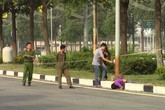 Xe máy tông trụ điện rồi văng xa hơn 20m, nam thanh niên chết tại chỗ Xe máy tông trụ điện rồi văng xa hơn 20m, nam thanh niên chết tại chỗ