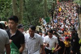Giỗ Tổ Hùng Vương 2018: Cảnh sát hóa trang để ngăn chặn trộm cắp, móc túi Giỗ Tổ Hùng Vương 2018: Cảnh sát hóa trang để ngăn chặn trộm cắp, móc túi