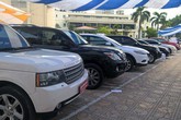 Ô tô sang cũ 'ế sưng': Giảm giá 100 triệu, la liệt vỉa hè Ô tô sang cũ 'ế sưng': Giảm giá 100 triệu, la liệt vỉa hè