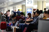 Vé máy bay dịp lễ 30/4: Ngày đẹp giờ tốt hết chỗ, giá tăng gấp đôi Vé máy bay dịp lễ 30/4: Ngày đẹp giờ tốt hết chỗ, giá tăng gấp đôi