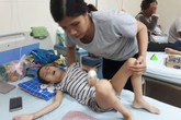 Người phụ nữ cạn nước mắt vì con ung thư, chồng u gan Người phụ nữ cạn nước mắt vì con ung thư, chồng u gan