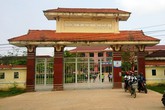 Thầy giáo bị nam sinh đâm thủng bụng trải qua bốn giờ phẫu thuật Thầy giáo bị nam sinh đâm thủng bụng trải qua bốn giờ phẫu thuật