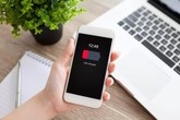 Phải làm sao khi iPhone chai pin? Phải làm sao khi iPhone chai pin?