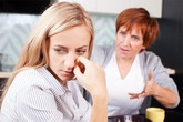 Mỉa mai thông gia, mẹ chồng tím mặt khi bị con dâu nói câu này Mỉa mai thông gia, mẹ chồng tím mặt khi bị con dâu nói câu này