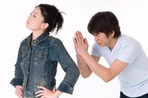 Chồng xấu vẫn bị vợ đẹp vẫn ghen điên đảo Chồng xấu vẫn bị vợ đẹp vẫn ghen điên đảo