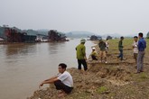 Lạ chuyện người dân quanh sông Lô bỏ việc đi giữ đất Lạ chuyện người dân quanh sông Lô bỏ việc đi giữ đất