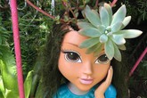 Trồng cây trong... búp bê: Kiểu trang trí nhà cực độc, đảm bảo không đụng hàng Trồng cây trong... búp bê: Kiểu trang trí nhà cực độc, đảm bảo không đụng hàng